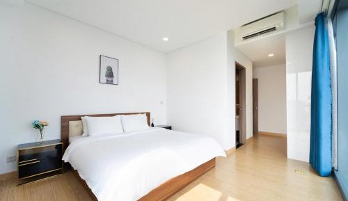 Two-Bedroom Apartment with Balcony