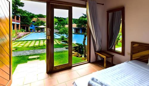 Bungalow - Water Front 