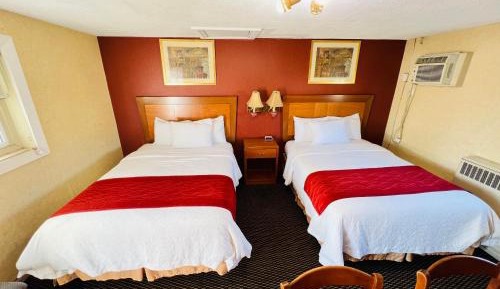 Queen Room with Two Queen Beds - Non-Smoking