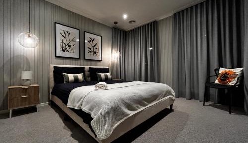 Queen Room with Garden View