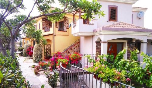 One-Bedroom Apartment with Garden View