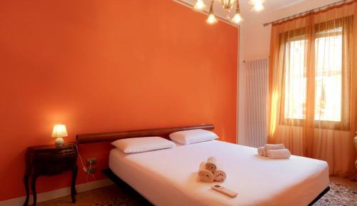 Three-Bedroom Deluxe Apartment