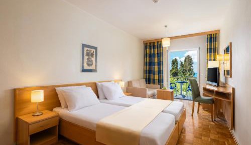 Comfort Double Room with Balcony and Sea View