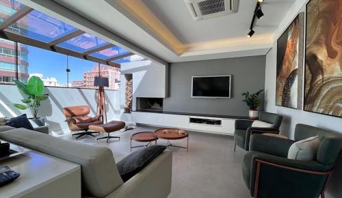 Three-Bedroom Apartment with Ocean View