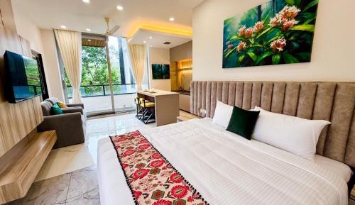 Studio Apartment with Balcony