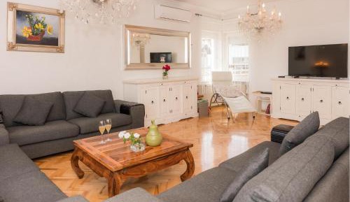 Five-Bedroom Holiday Home