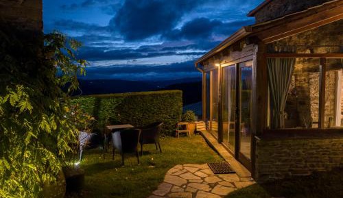 Villa with Garden View