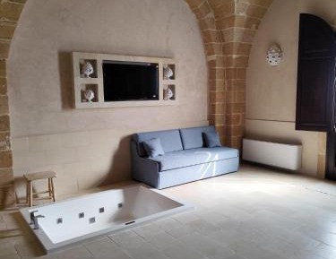 King Room with Spa Bath