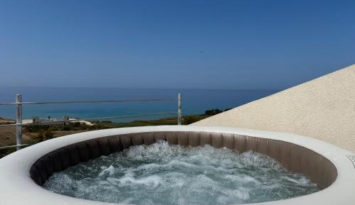 Deluxe Double Room with Balcony and Sea View