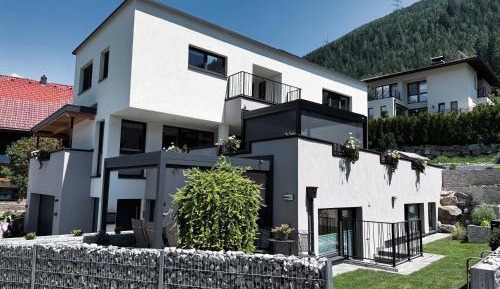 Apartment with Garden View