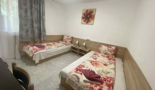 Deluxe Double Room (2 Adults + 1 Child)