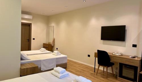 Deluxe Quadruple Room