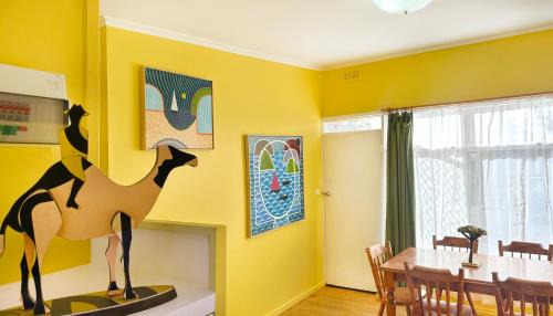 Family Room with Garden View