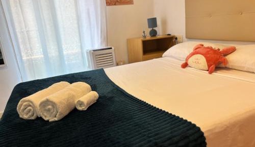 Two-Bedroom Deluxe Apartment with Balcony