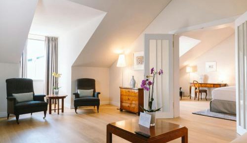 Double Suite with Sofa Bed and City View