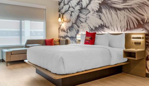 Standard King Room - Non-Smoking 