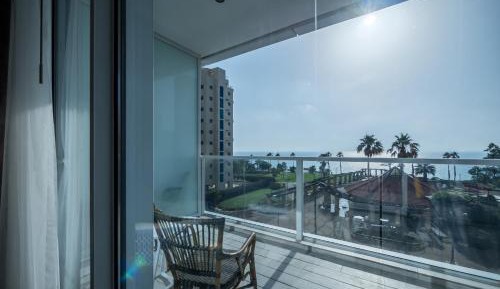 Deluxe Balcony with Sea View