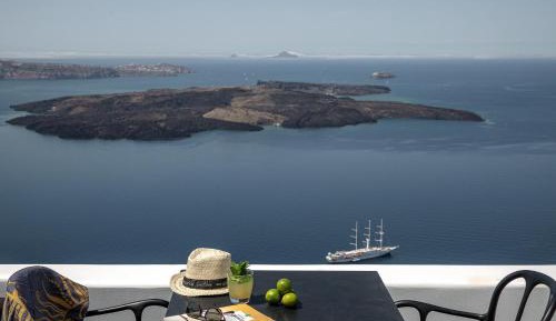 Zeal Dome with hot tub & Caldera view