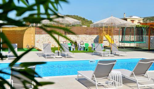 One-Bedroom Apartment with Garden & Pool View