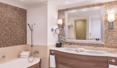 Junior Suite with Garden View