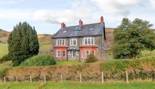 Seven-Bedroom House