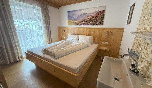 Three-Bedroom Apartment with Balcony