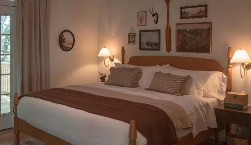 Deluxe King Suite