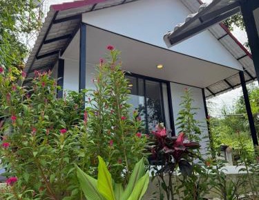 Deluxe Double or Twin Room with Garden View