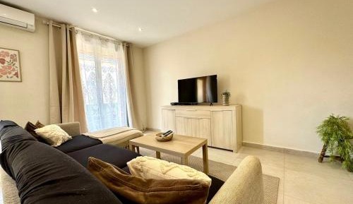 Three-Bedroom Apartment with Balcony