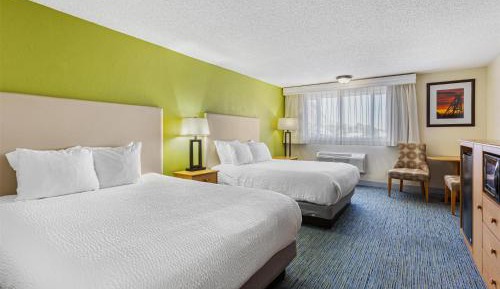 Queen Room with Two Queen Beds with Roll-in Shower - Non-smoking