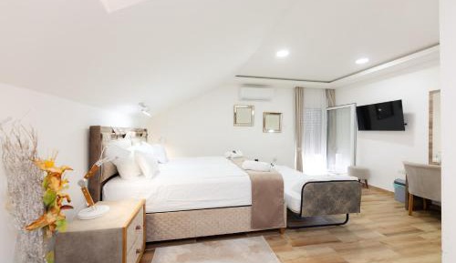 One-Bedroom Superior Apartment