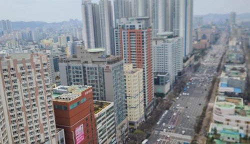 One-Bedroom Apartment with City View