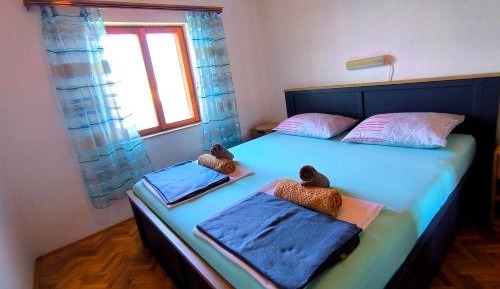 Three-Bedroom Apartment with Terrace and Sea View