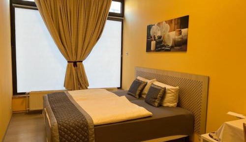 Double or Twin Room with Shared Bathroom