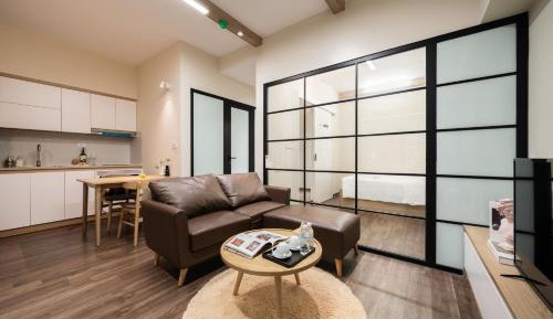 One-Bedroom Apartment with Balcony