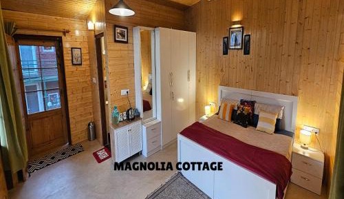 Double or Twin Room with Mountain View