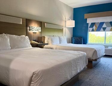 Standard Queen Room with Two Queen Beds