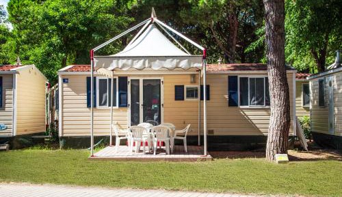 Superior Two-Bedroom Mobile Home (4 Adults)