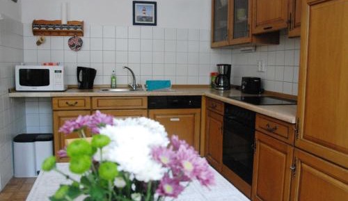 Two-Bedroom Apartment with Shower 