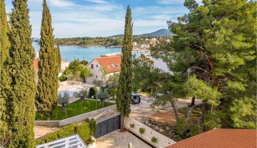 Three-Bedroom Vacation Home 