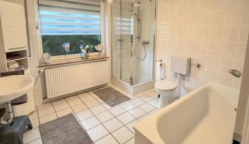 Two-Bedroom Apartment with Shower 