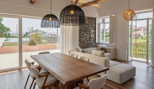 Apartment with Pool View 