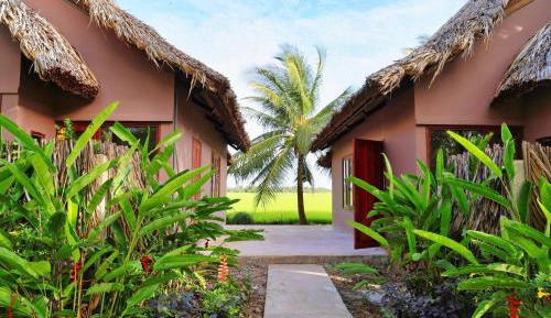 Bungalow with Garden View