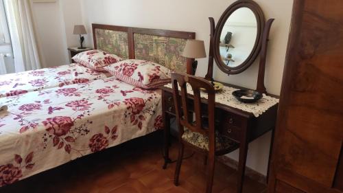 Triple Room with Shared Bathroom