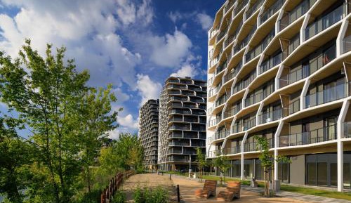 One-Bedroom Apartment with Balcony