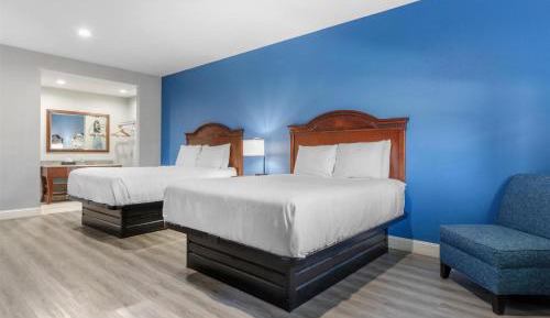 Queen Room with Two Queen Beds - Non-Smoking