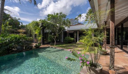 Five-Bedroom Villa