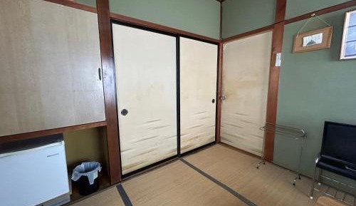 Japanese-Style Room