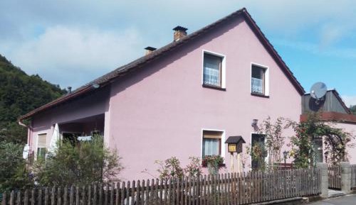 Two-Bedroom Apartment with Mountain View