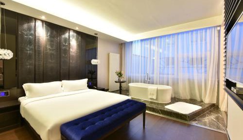 Single Room with Private Bathroom